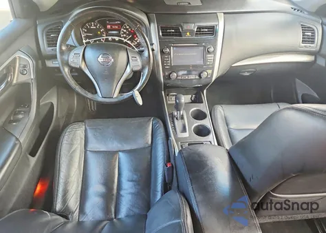 2015 Nissan Altima 2.5 z USA, uszkodzony, nr VIN 1N4AL3AP4FN860655